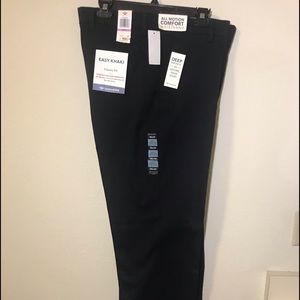 Dockers Men's Classic Fit Easy Khaki Flat Front